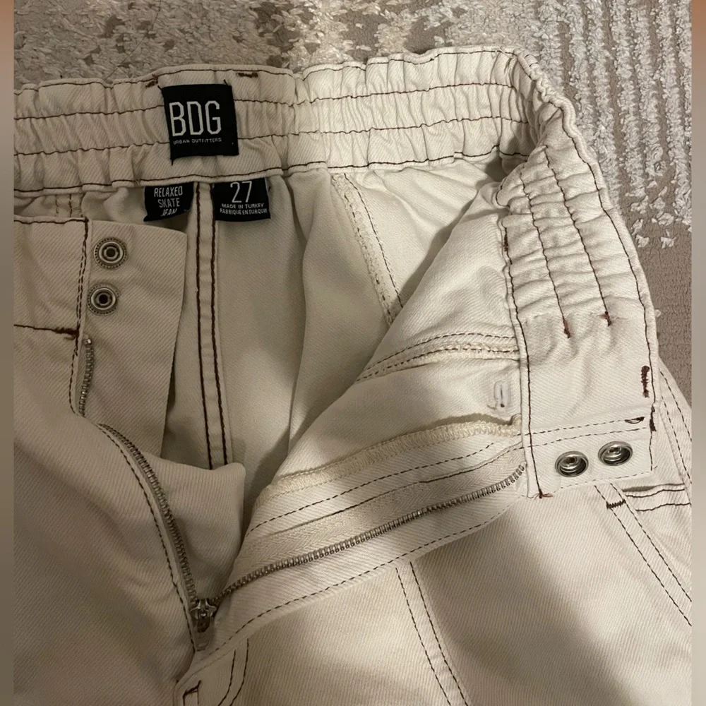 BDG Cream Cargo Joggers - Picture 3 of 3